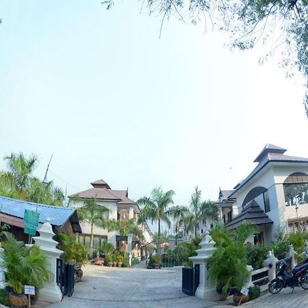 Shwe Taung Tan Hotel - Lake View Monywa Exteriör bild