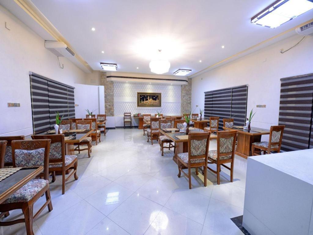 Shwe Taung Tan Hotel - Lake View Monywa Exteriör bild