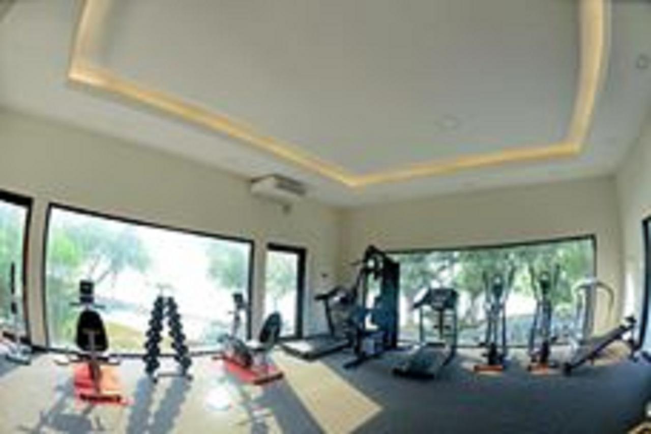 Shwe Taung Tan Hotel - Lake View Monywa Exteriör bild