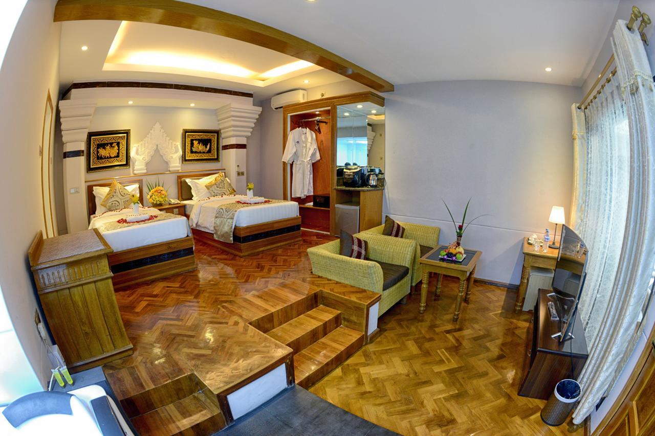 Shwe Taung Tan Hotel - Lake View Monywa Exteriör bild