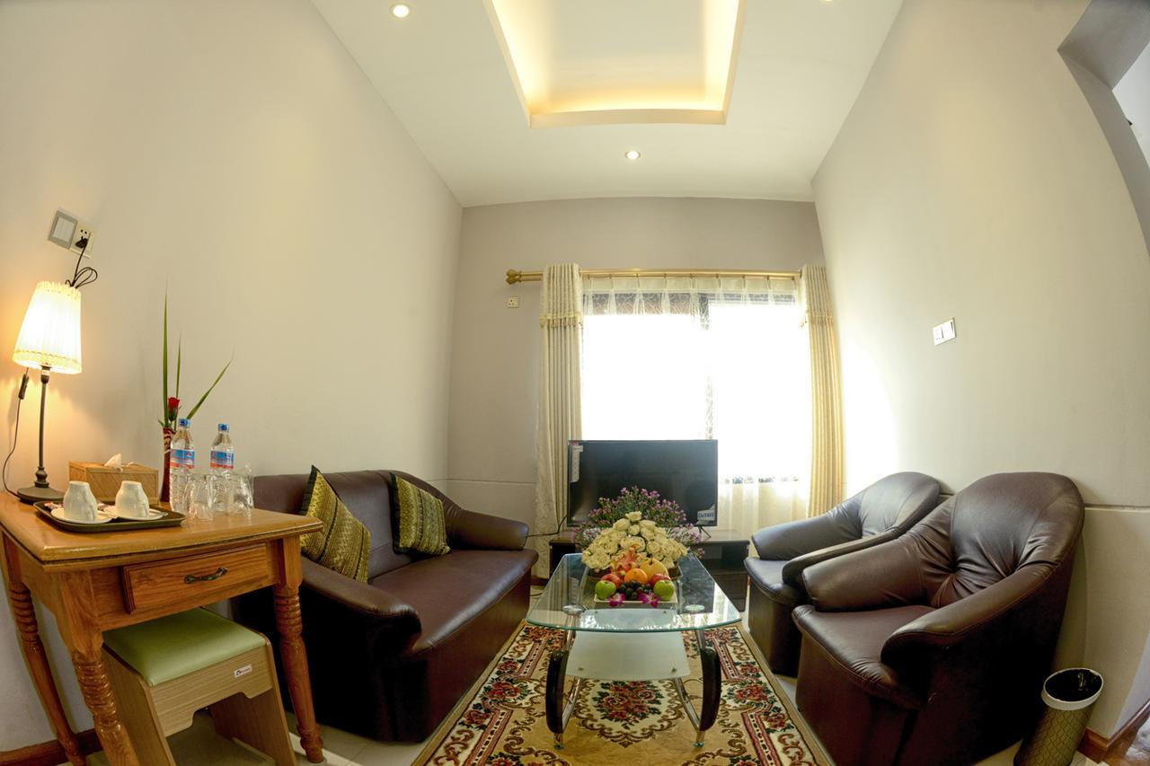 Shwe Taung Tan Hotel - Lake View Monywa Exteriör bild